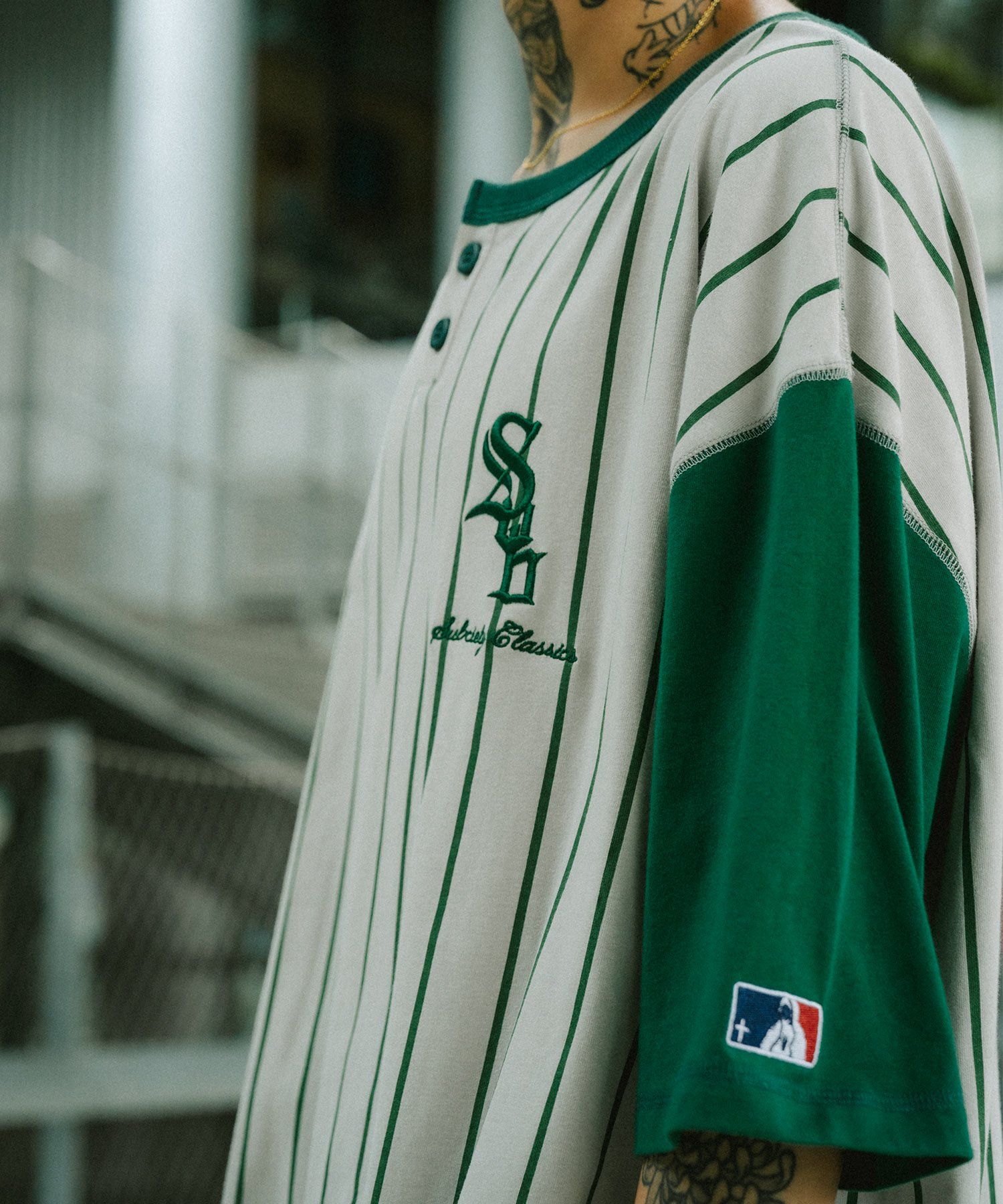 HENLEY NECK BASEBALL-TEE