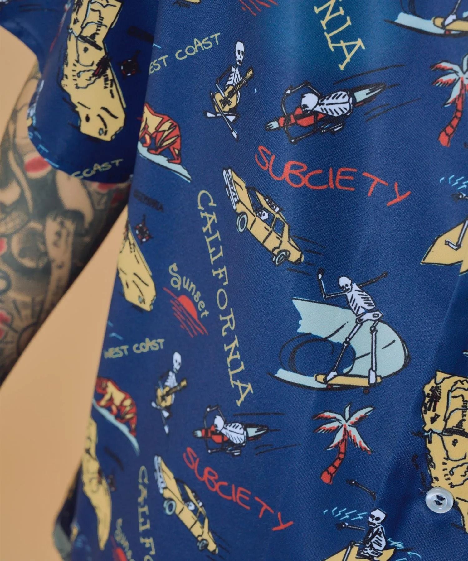 Essential open collar shirt