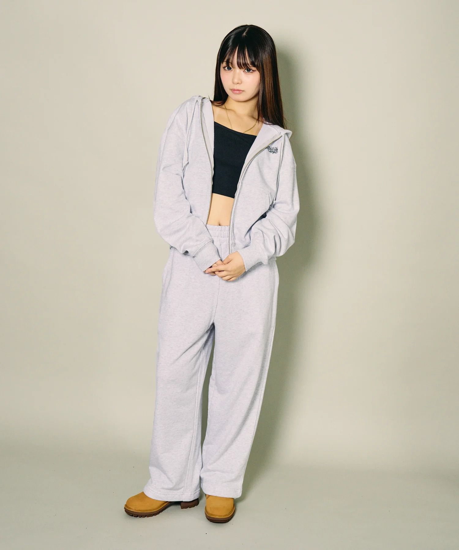 Wide sweatpants