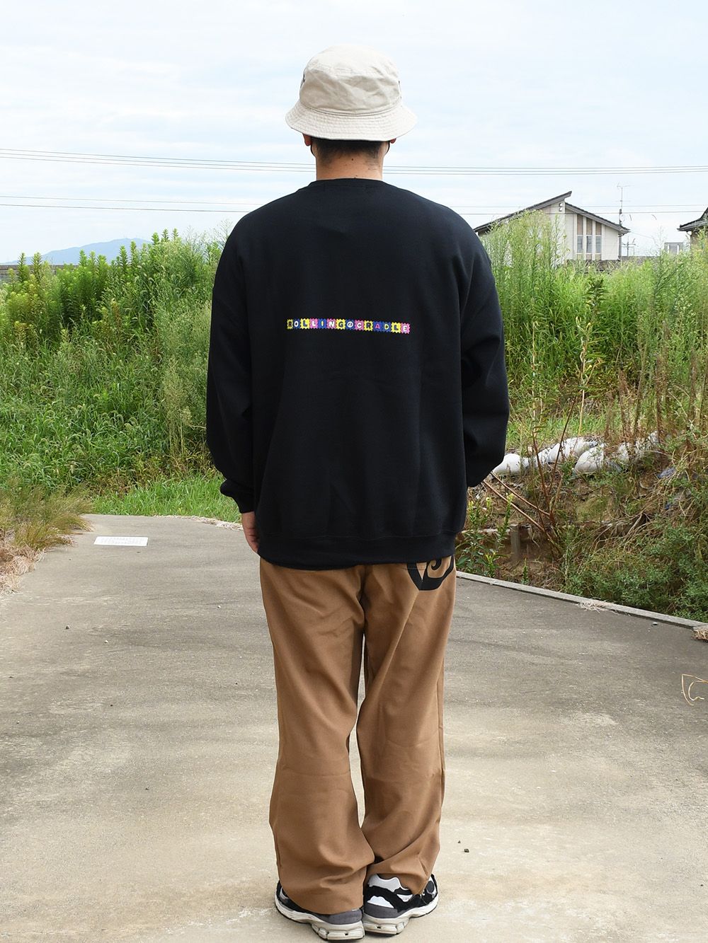 End roll CREW NECK