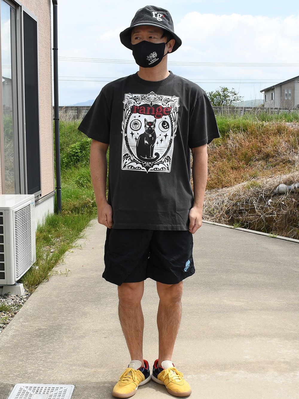 メチャかわで、不思議な力を感じるマジカルなTシャツ！