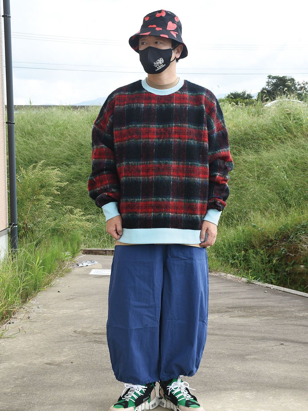 FLUFFY-CREWNECK