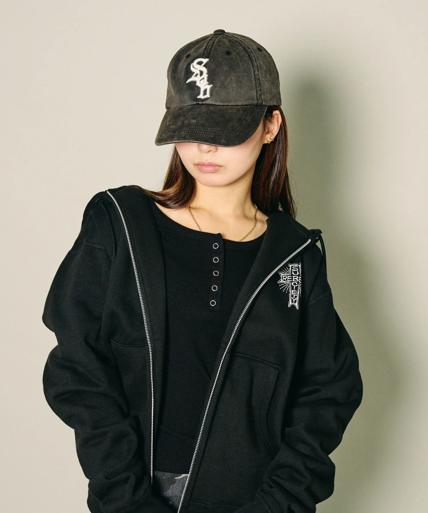 Fade faux leather cap