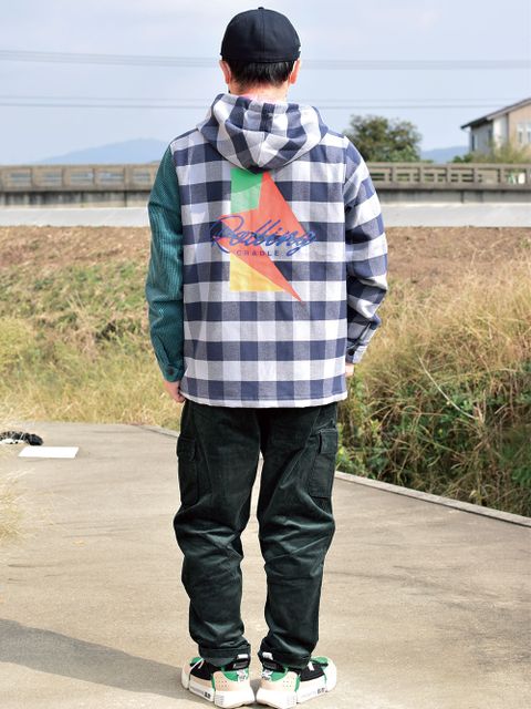季節感を感じるポップなジャケット!
