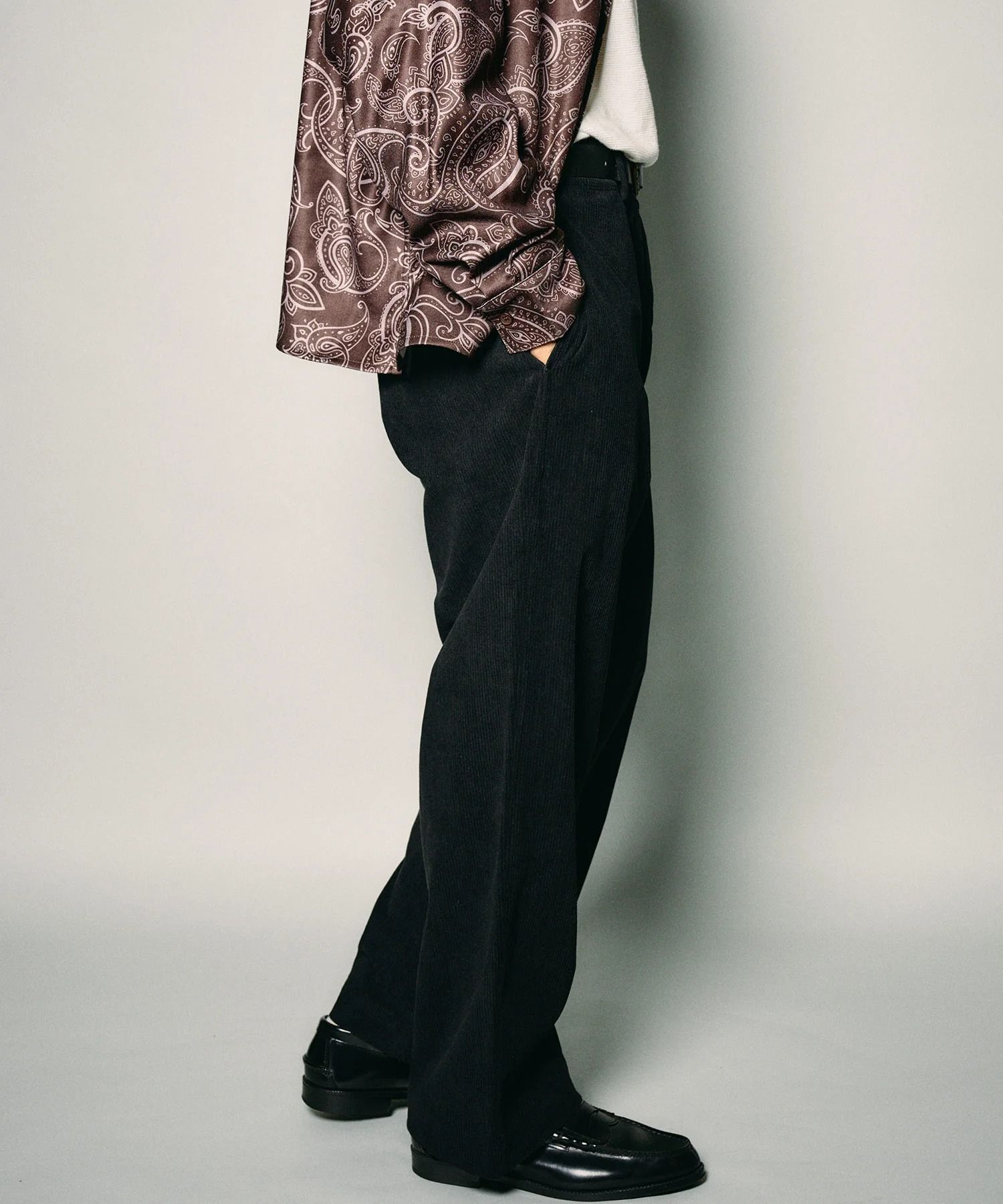 Essential corduroy pants