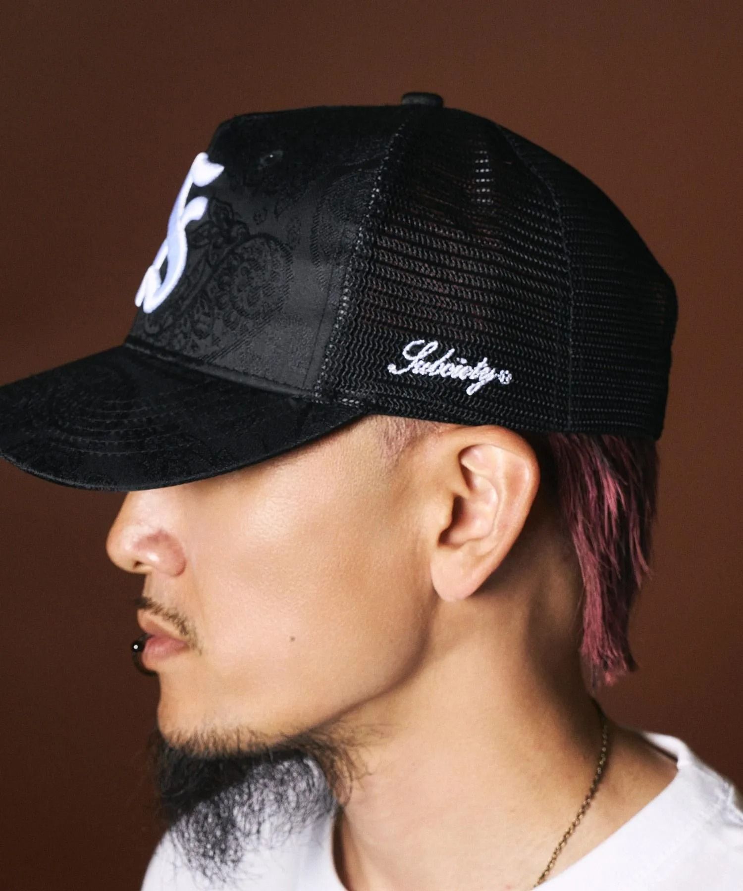 Jacquard paisley mesh cap
