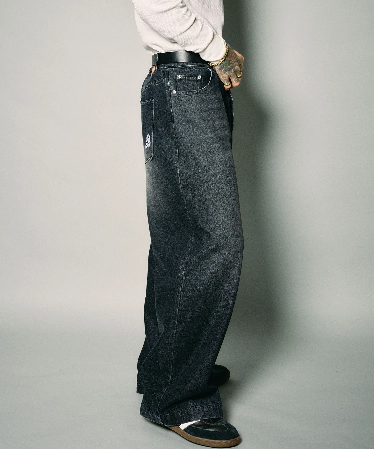 Essential denim pants