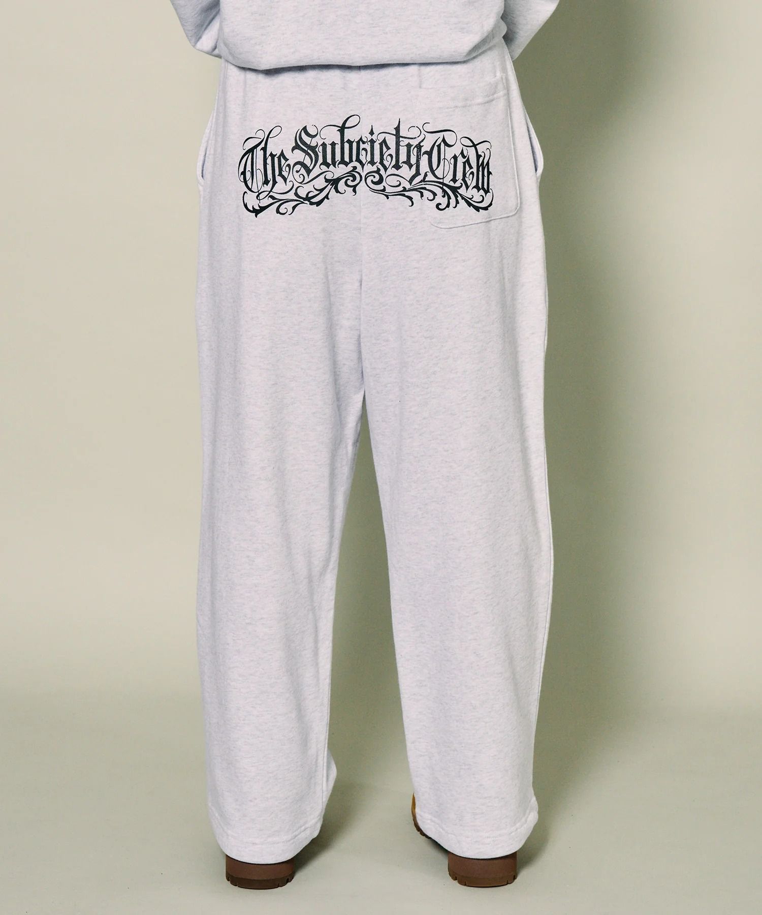 Wide sweatpants