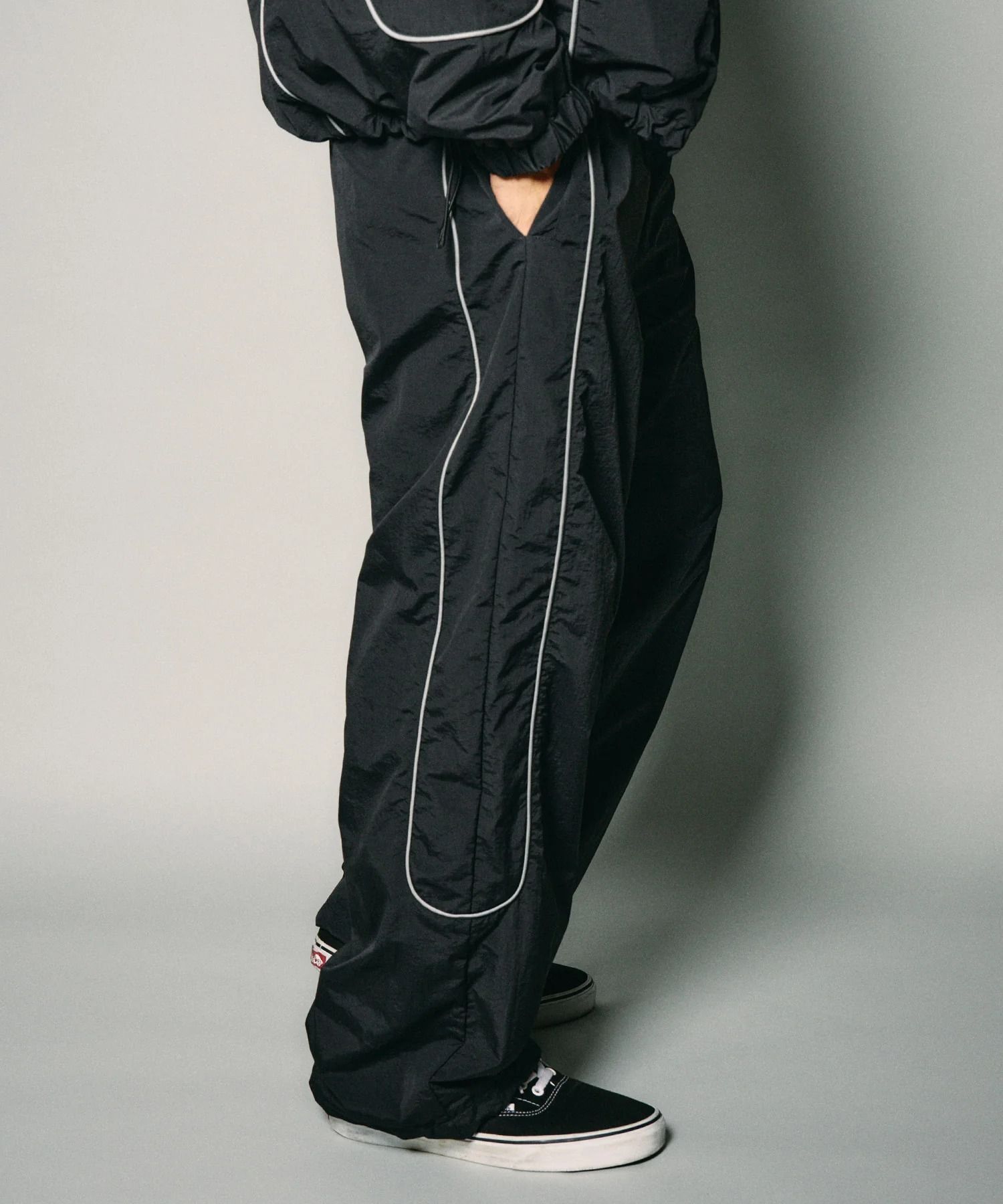 Reflective piping nylon pants