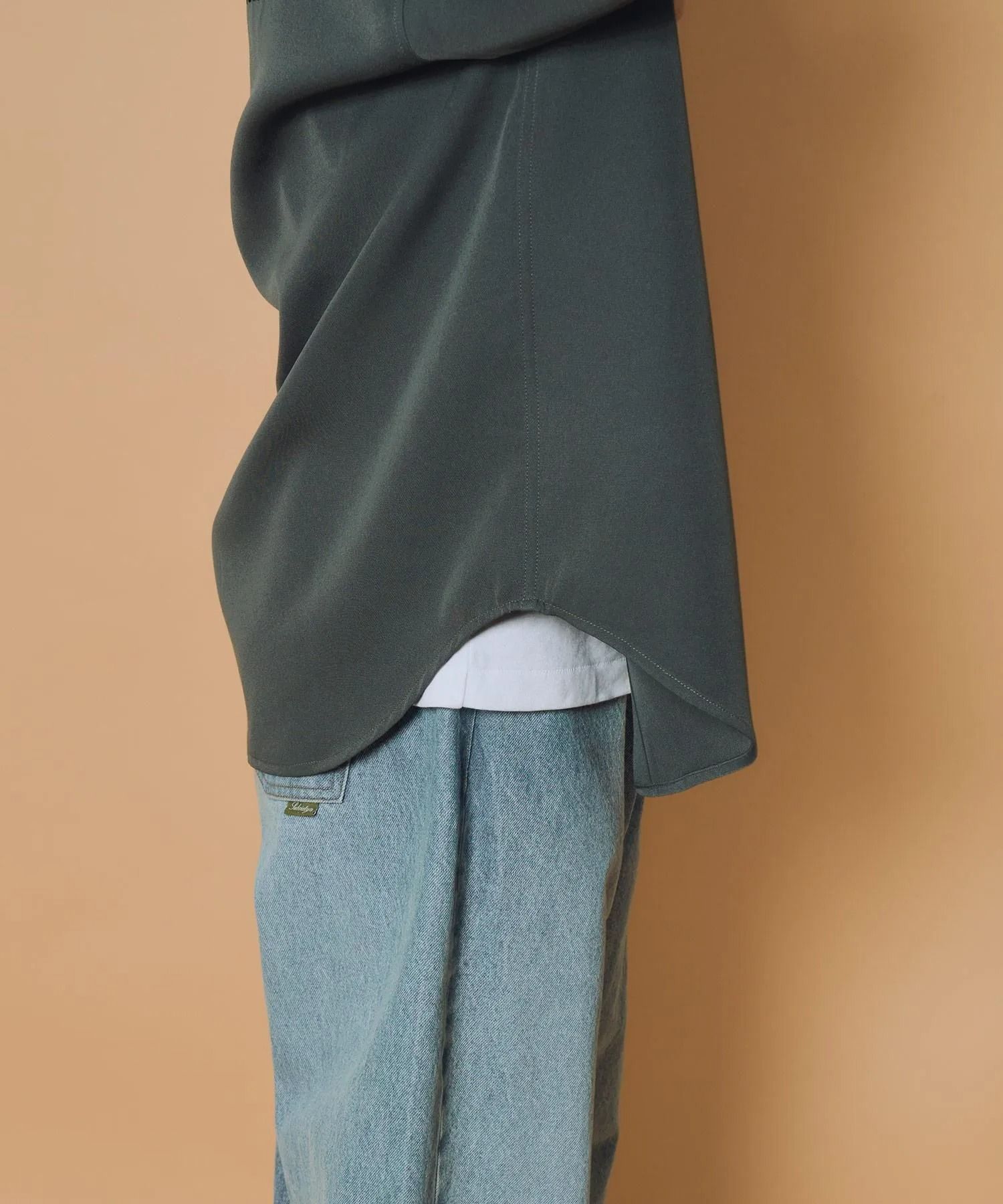 Embroidery oval logo shirt