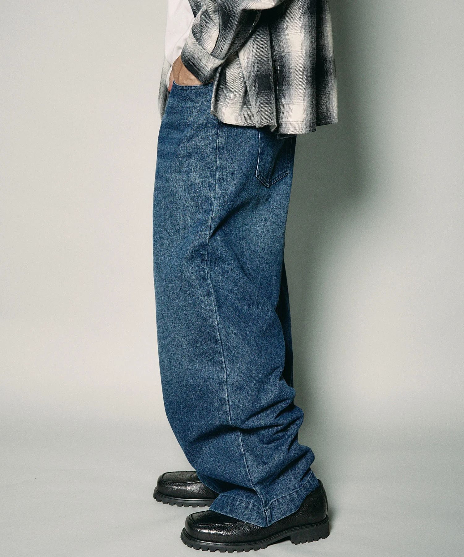 Essential denim pants