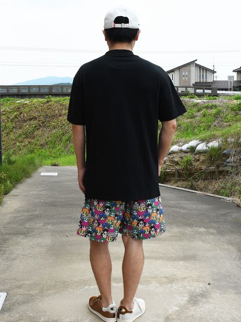 ヘビーオンスにシュールなアートワーク！