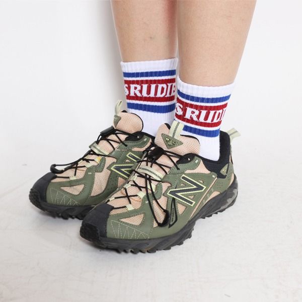 SLICK-SOCKS