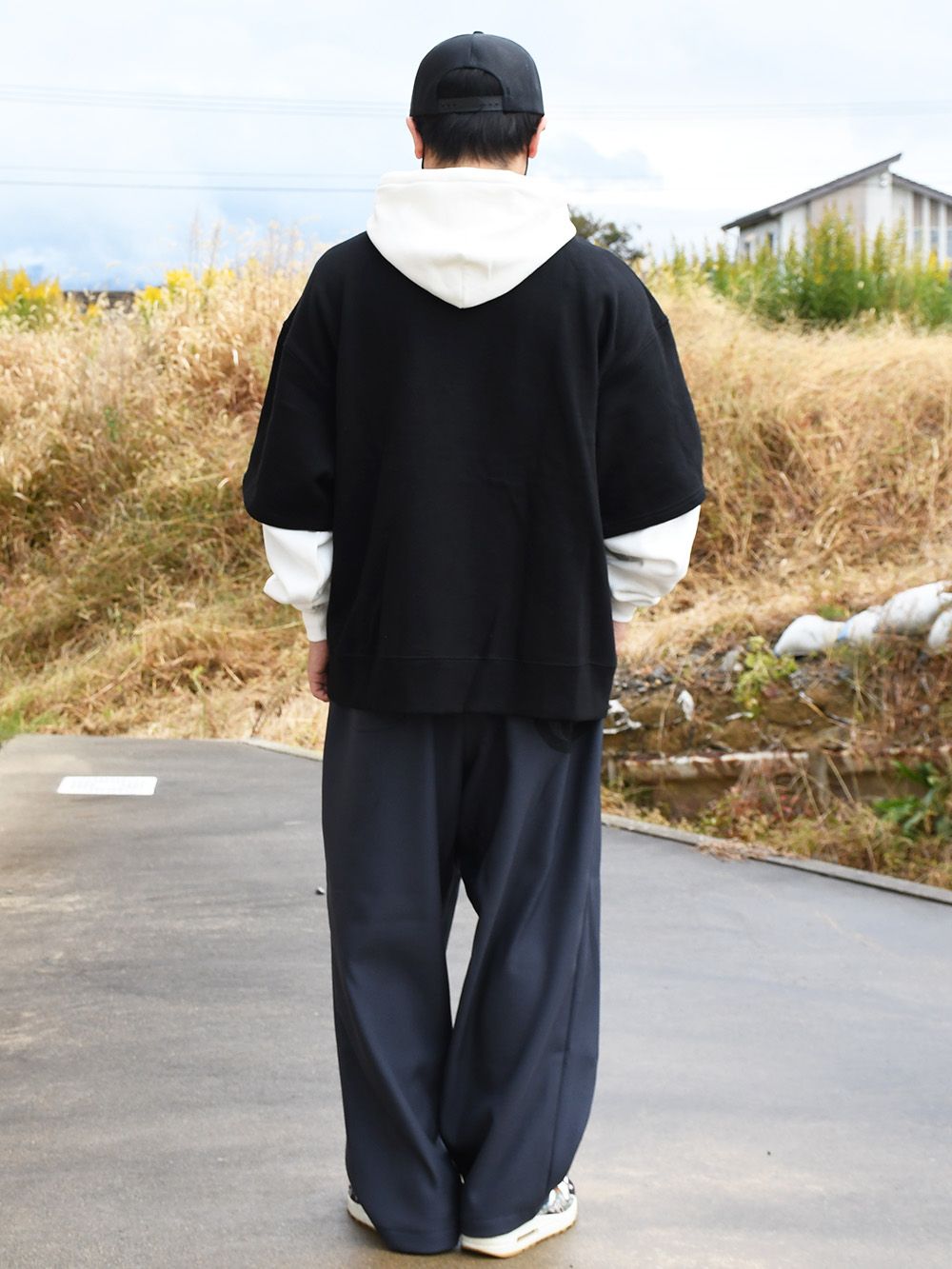 TUCK WIDE-PANTS