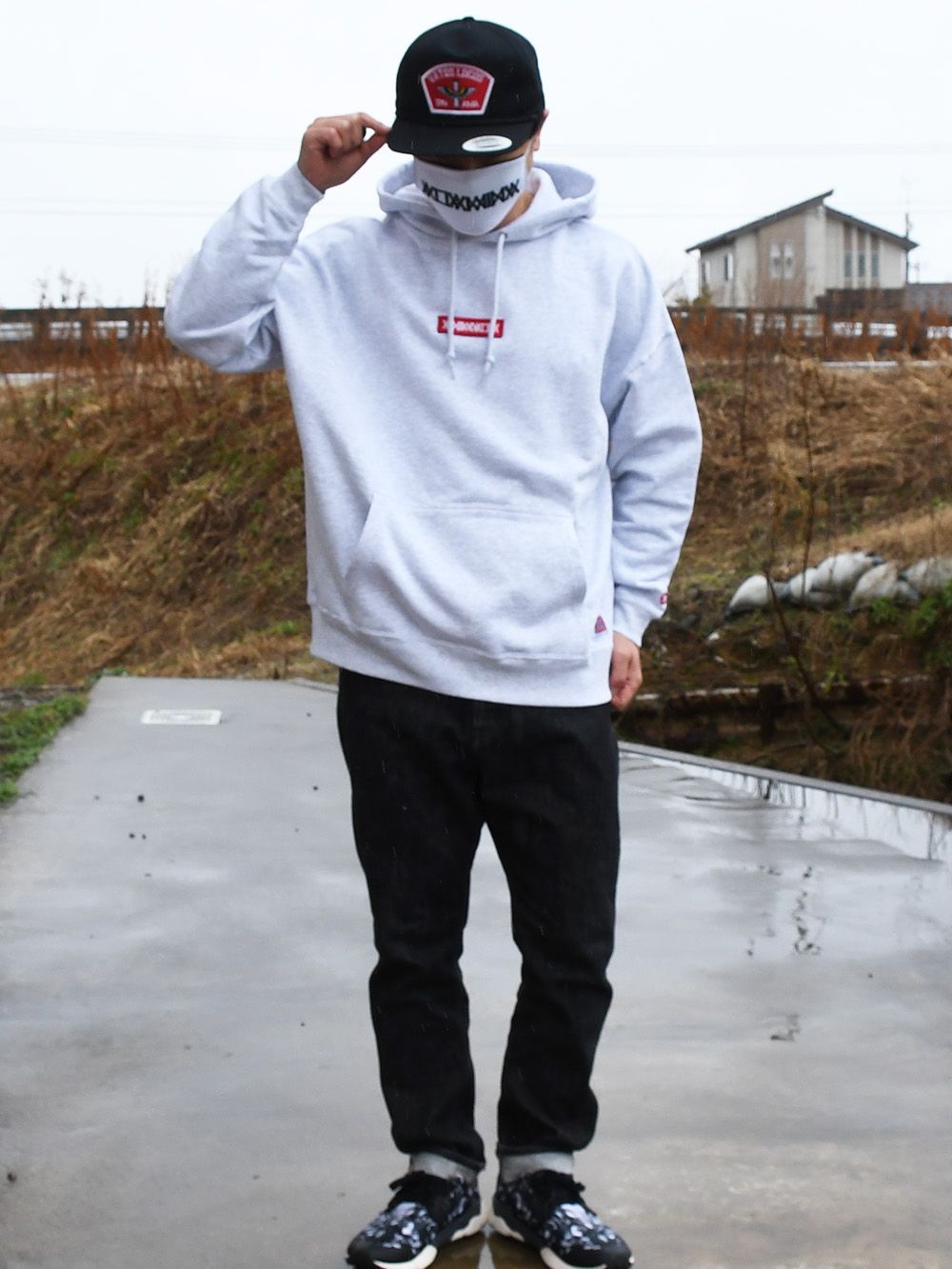 BIG SILHOUETTE P/O HOODIE - KAMAWANU