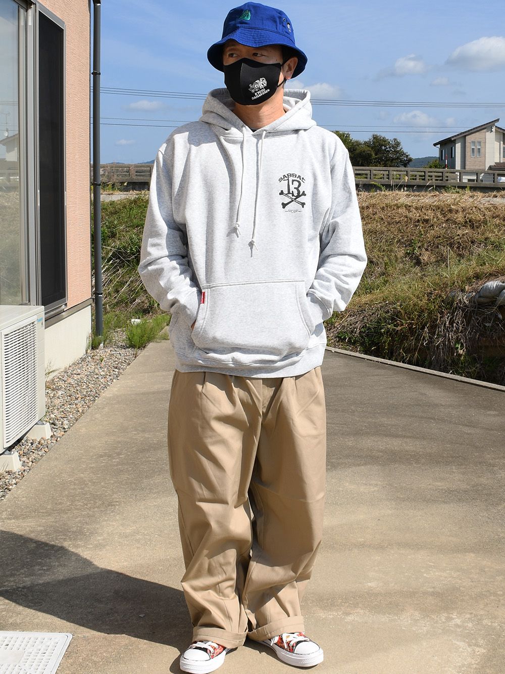 CONSPICUOUS TUCK-PANTS