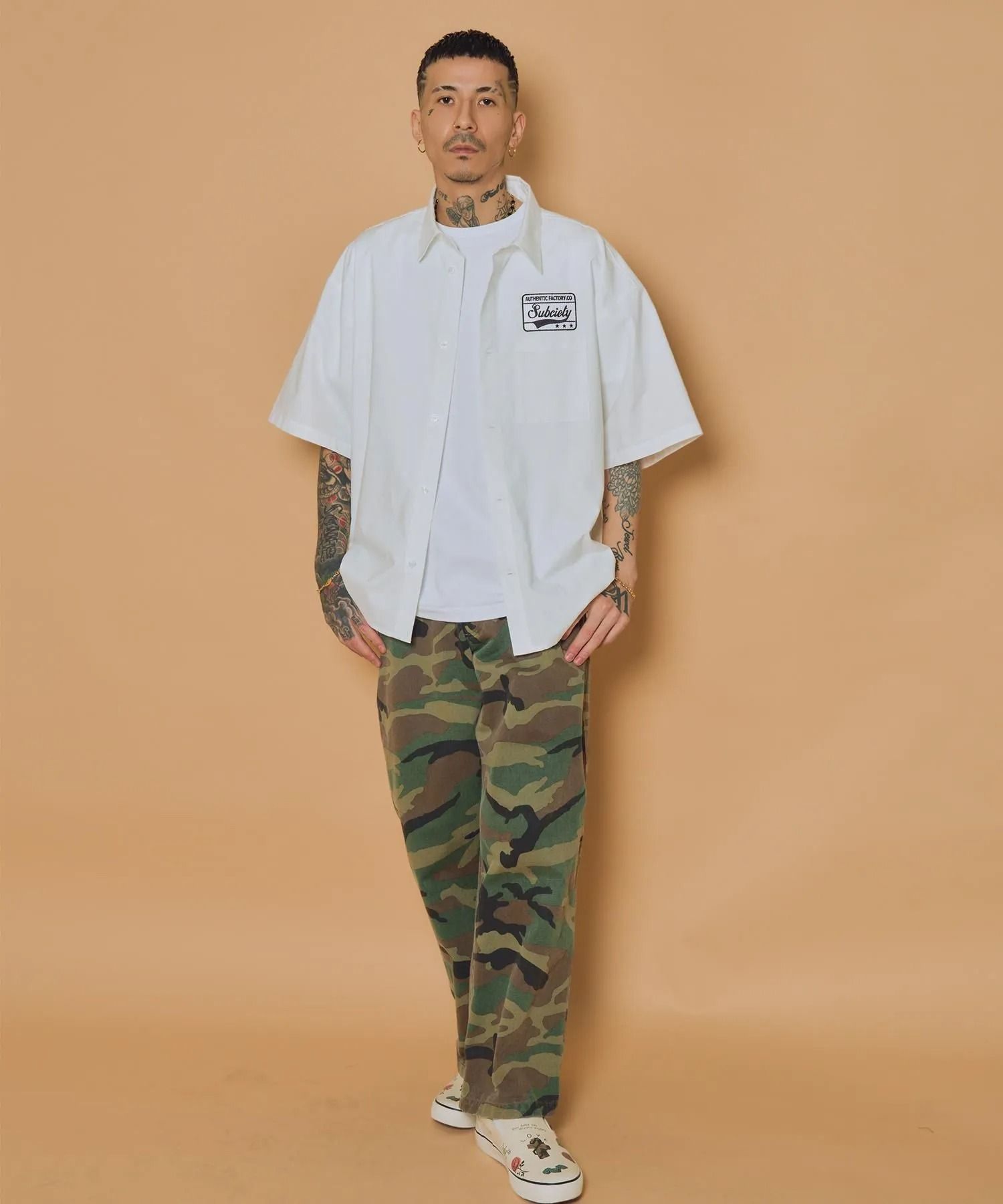 Square tail patch shirt
