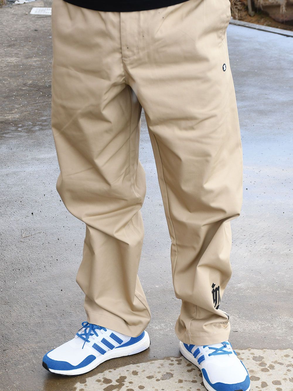 EASY PANTS - Sanskrit Logo