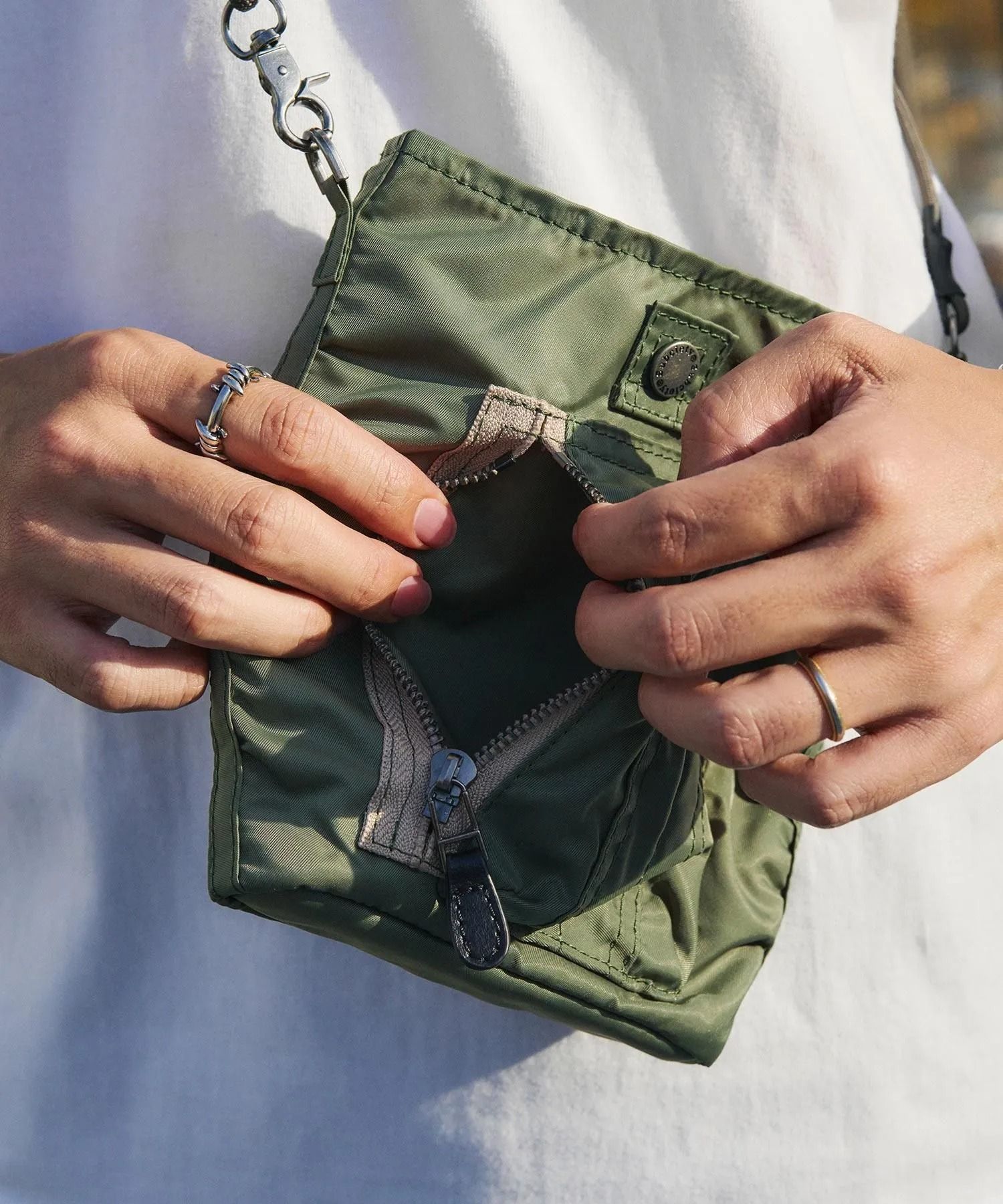 MA-1 shoulder pouch