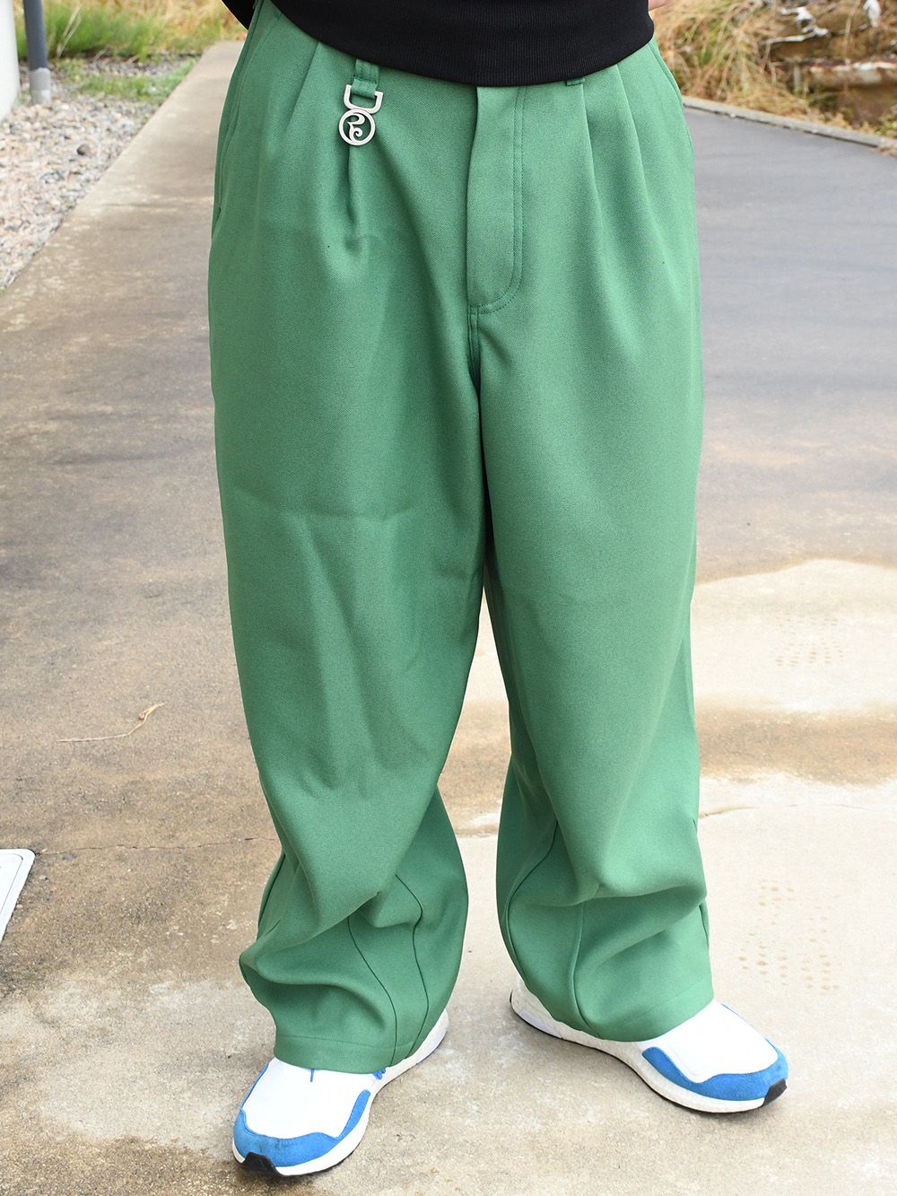 TUCK WIDE-PANTS