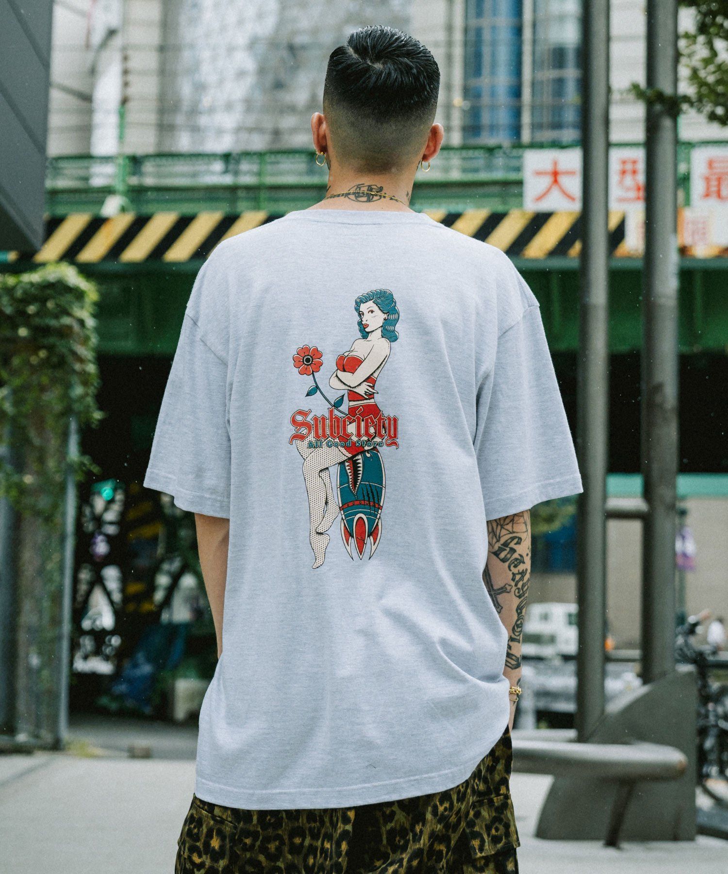 Pinup TEE