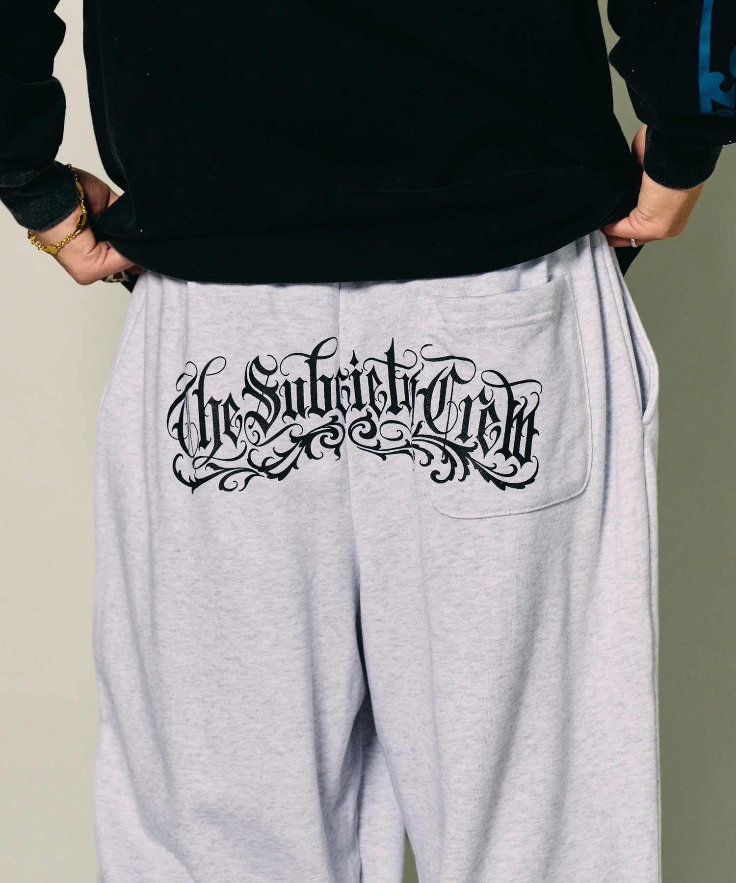 Wide sweatpants