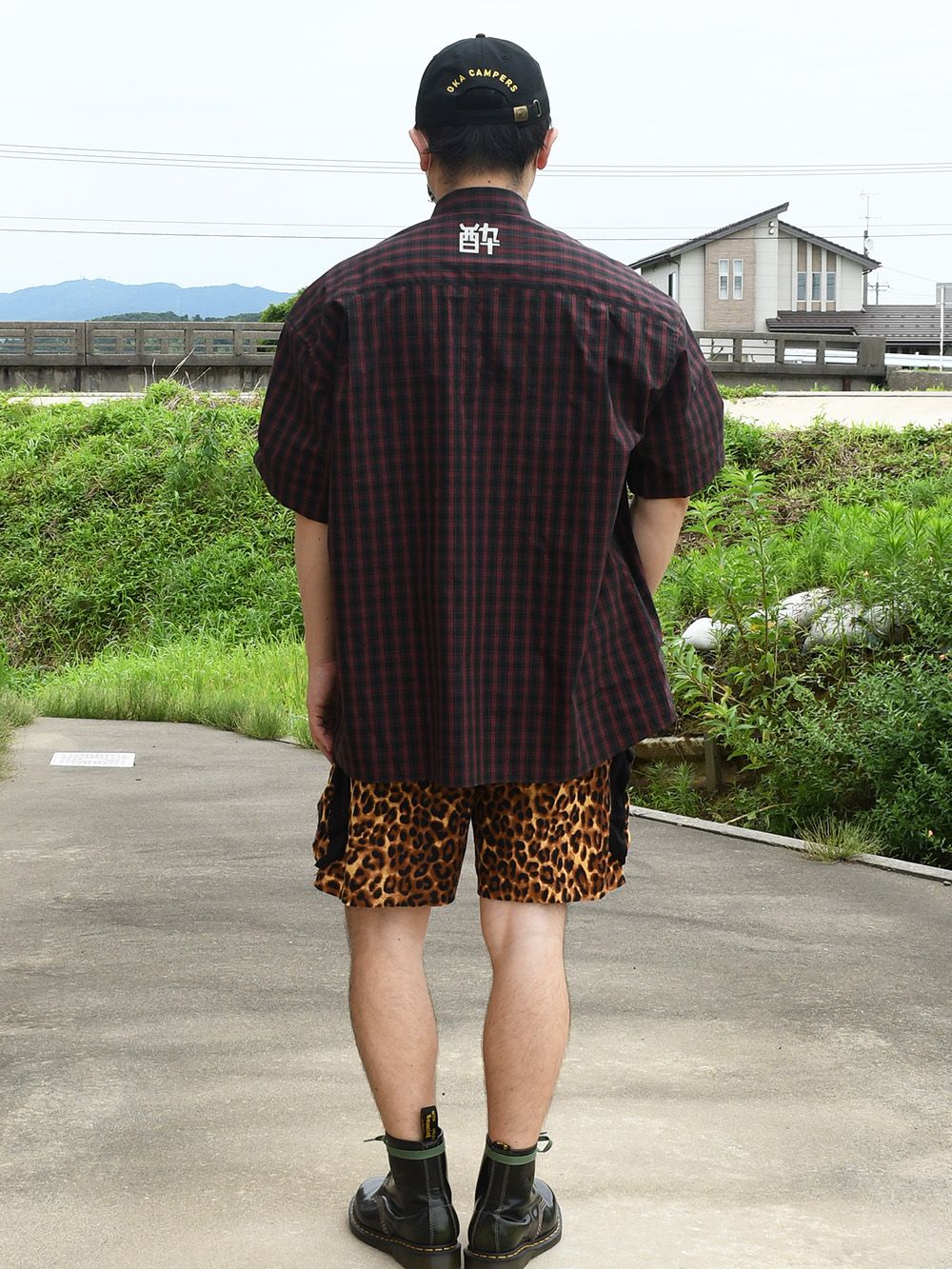 泥酔チェックシャツ