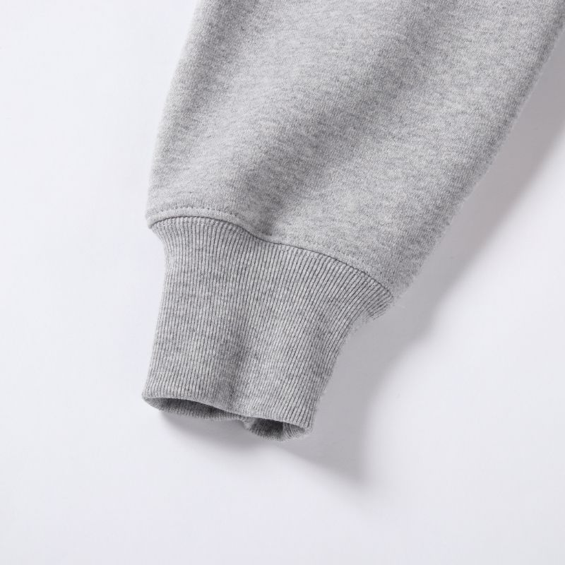 トライアングル刺繍パーカ