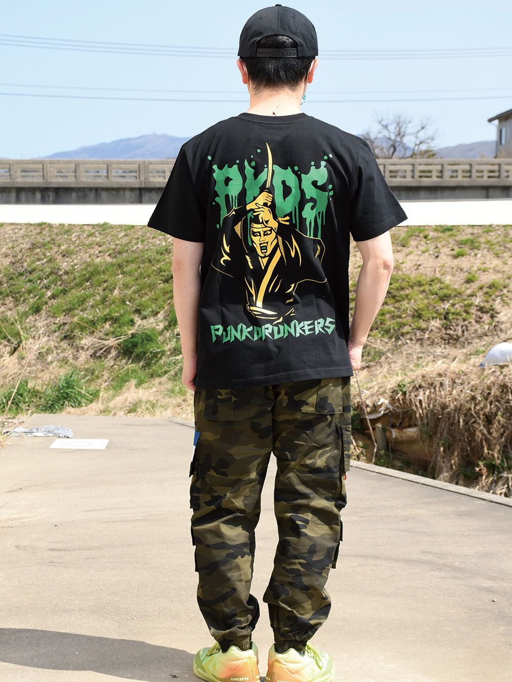 闇討TEE