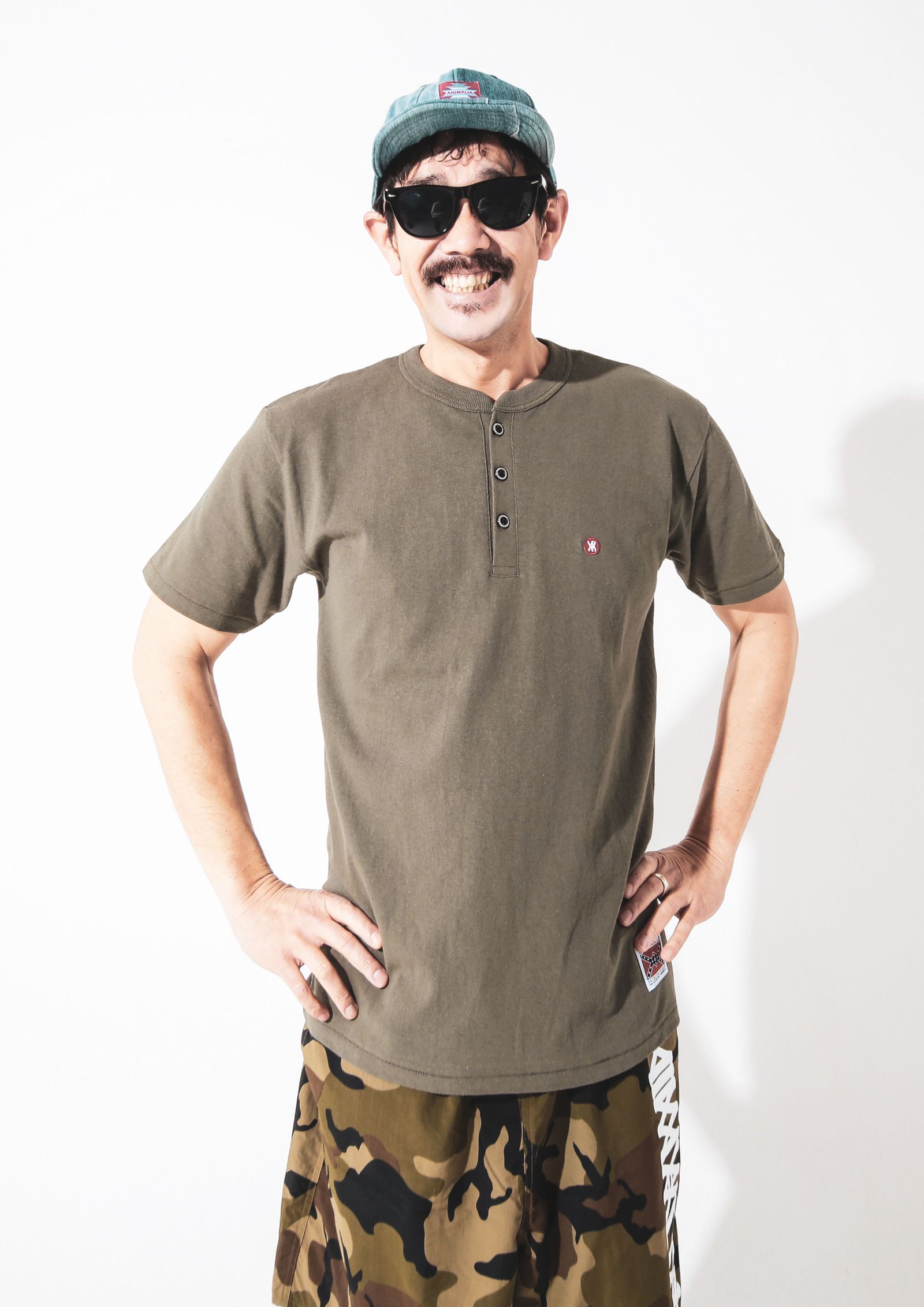 HENLEY-NECK