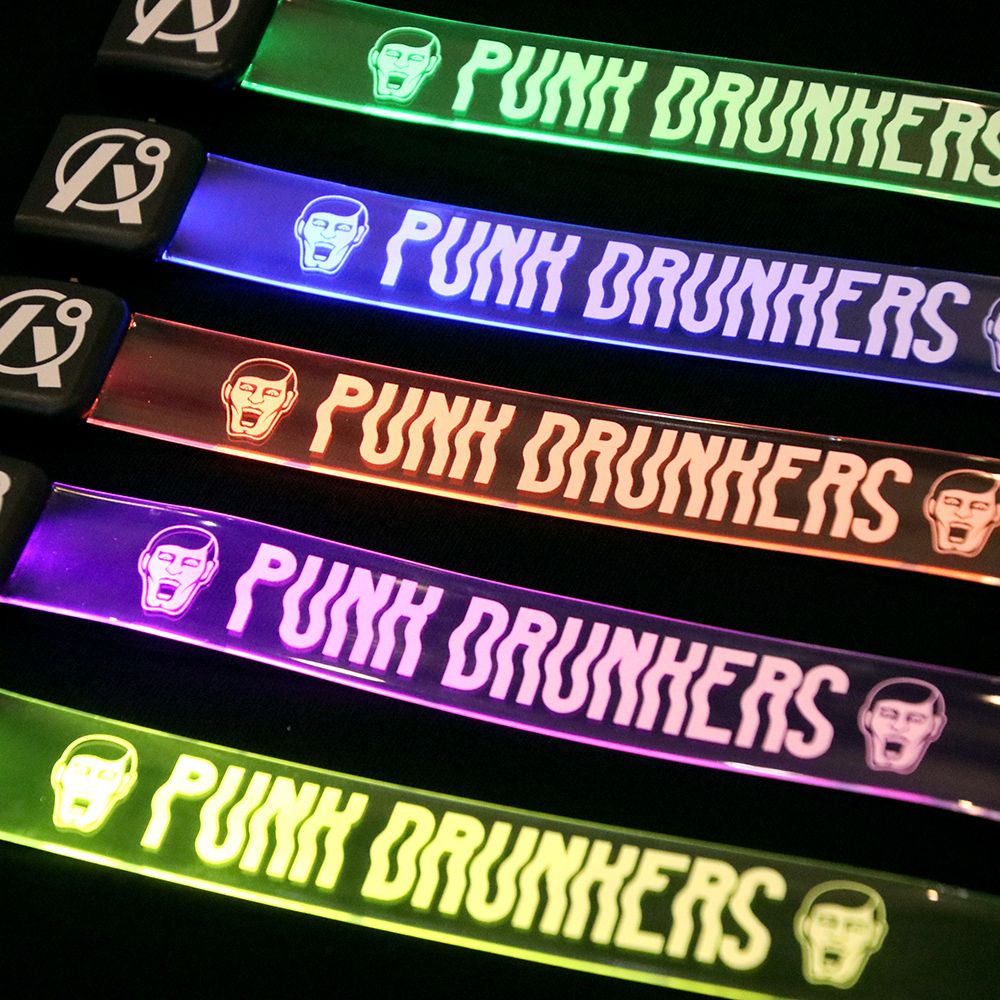 光るパンクさんリストバンド