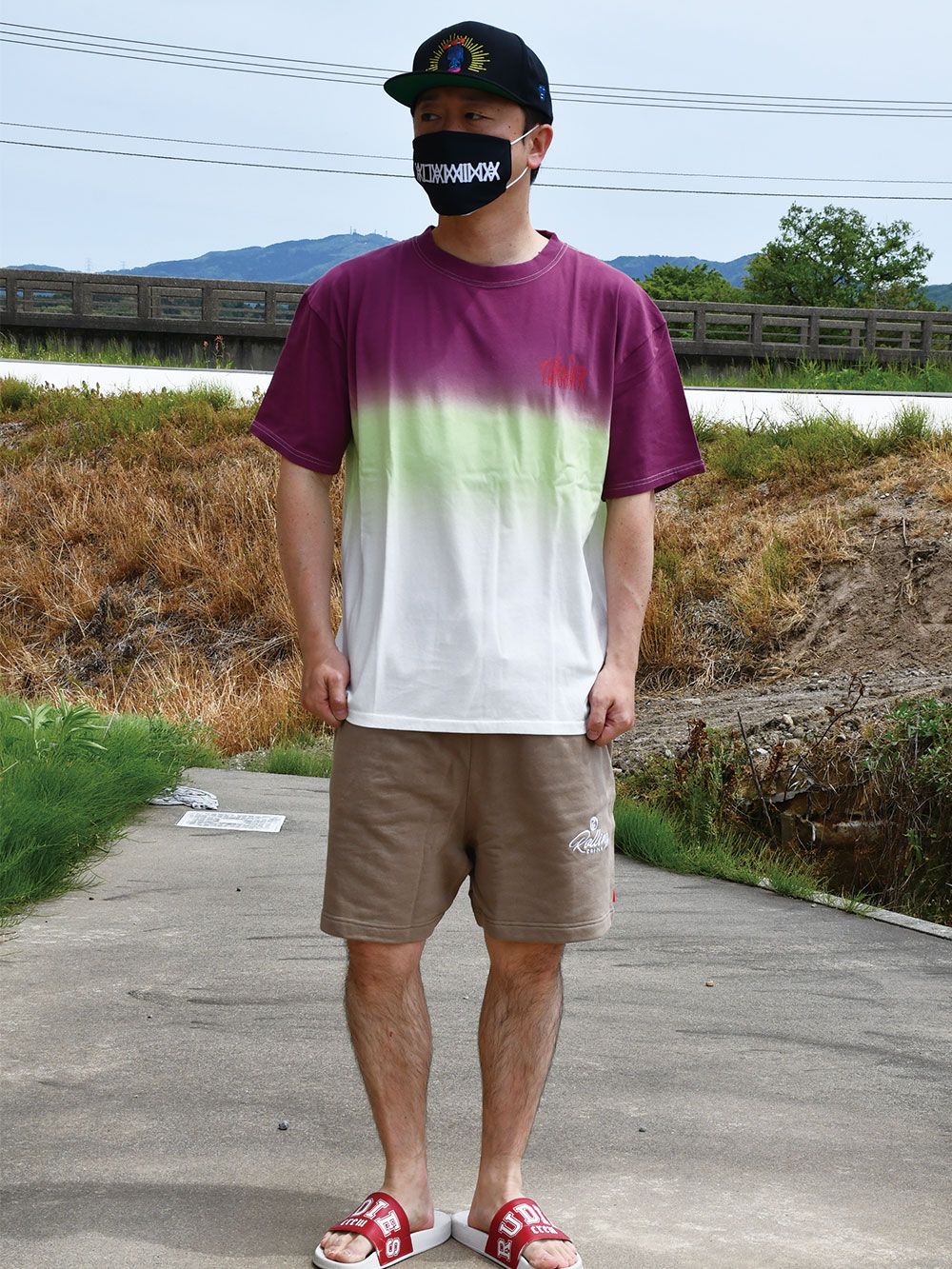 Bleed in Bleed space dye