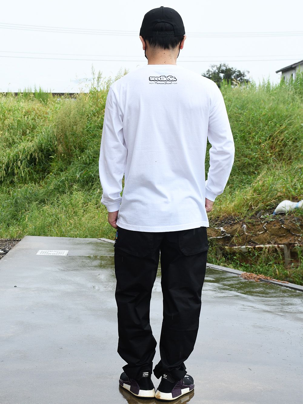 tiny message on yur shoulder LS tee