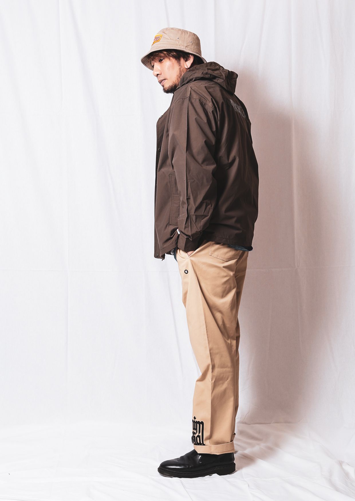EASY PANTS - Sanskrit Logo