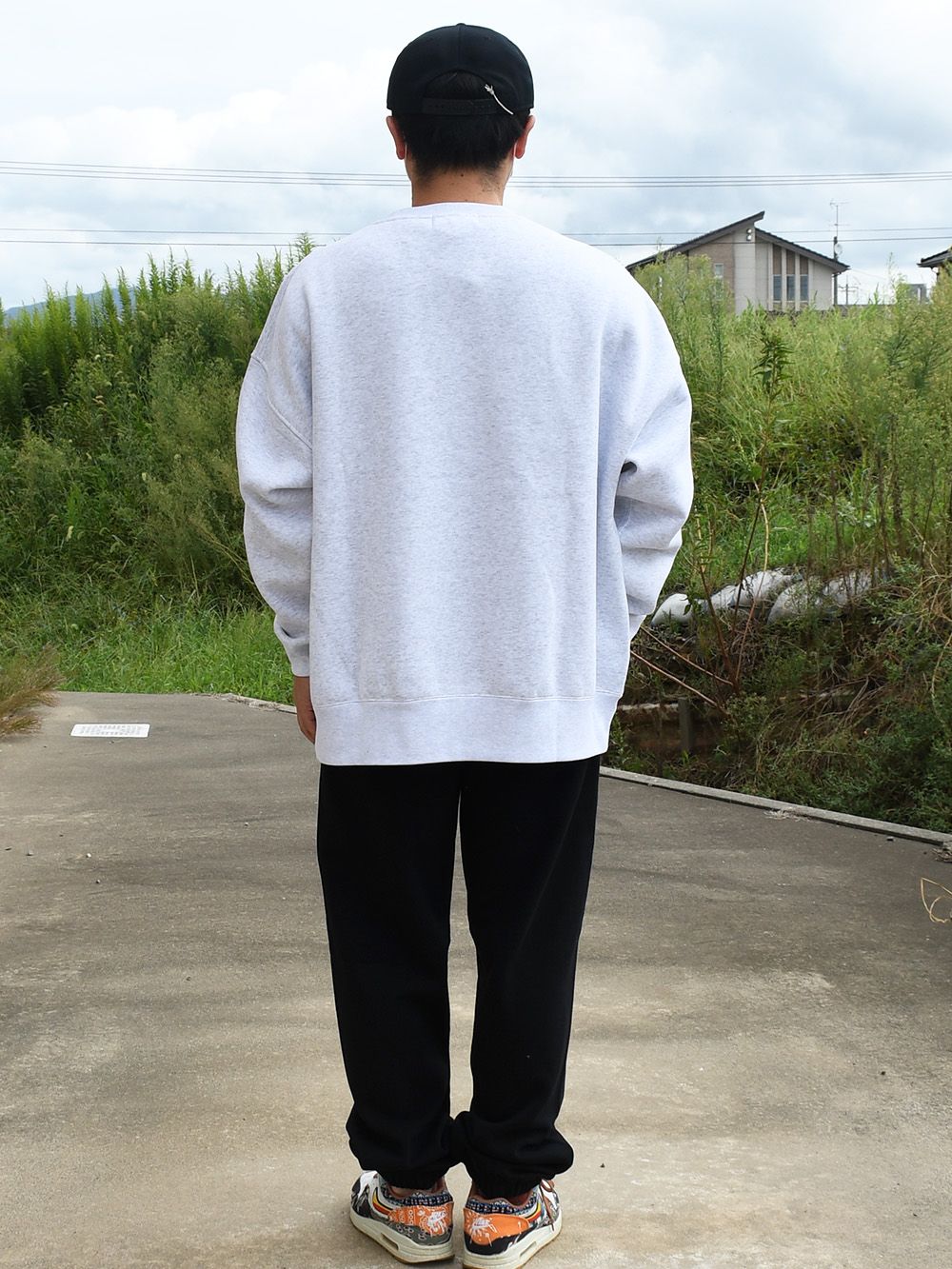 BIG SILHOUETTE CREW NECK- Foaming Logo