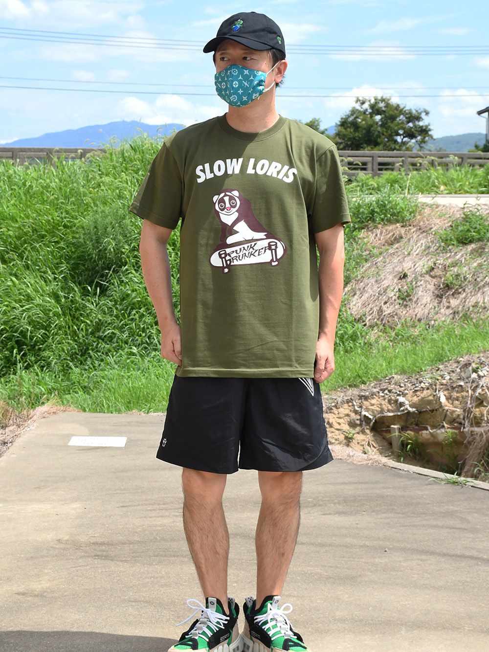 スローロリスケーターTEE