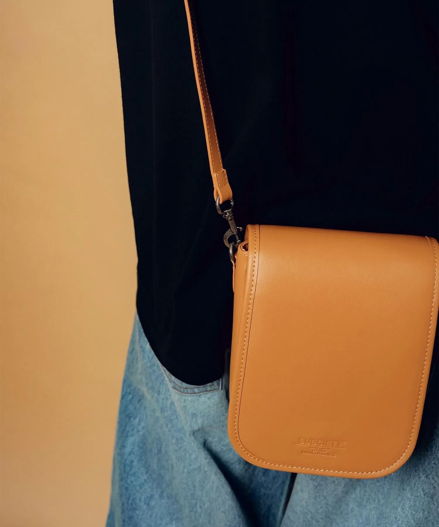 Leather mini hunting bag