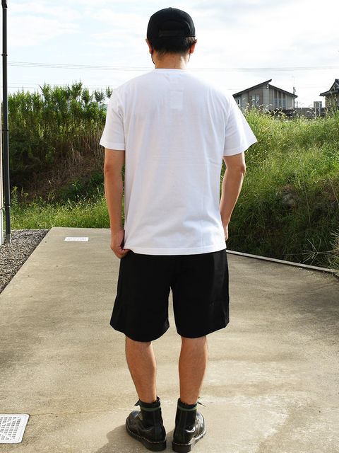 どこか平成を感じるようなグリッターロゴは  平成で青春を過ごした自分にはとても響く1枚なのです。