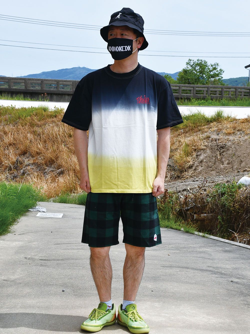 Bleed in Bleed space dye