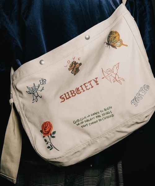 Memorial newspaper bag