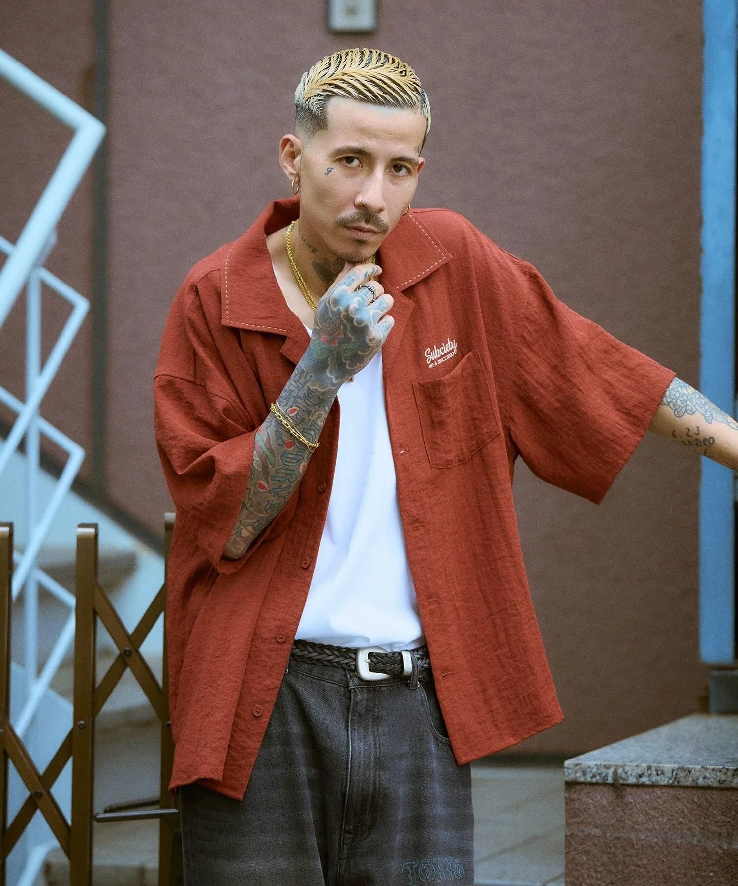 Classic chain embroidered shirt