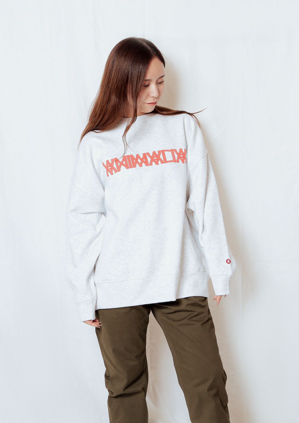 ANIMALIA - BIG SILHOUETTE CREW NECK- Foaming Logo | DOLL