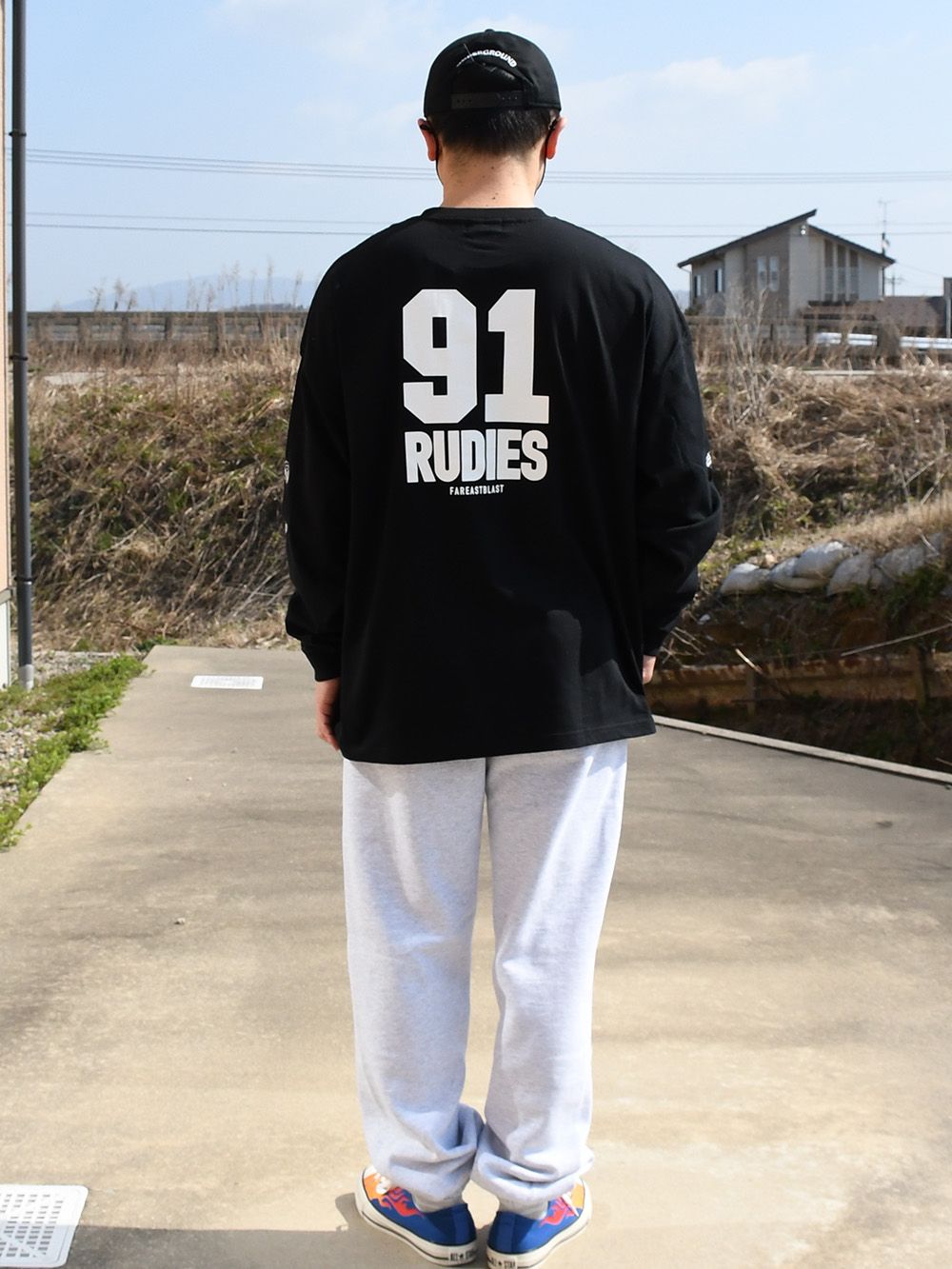 PASTE BIGSILHOUETTE LS-TEE