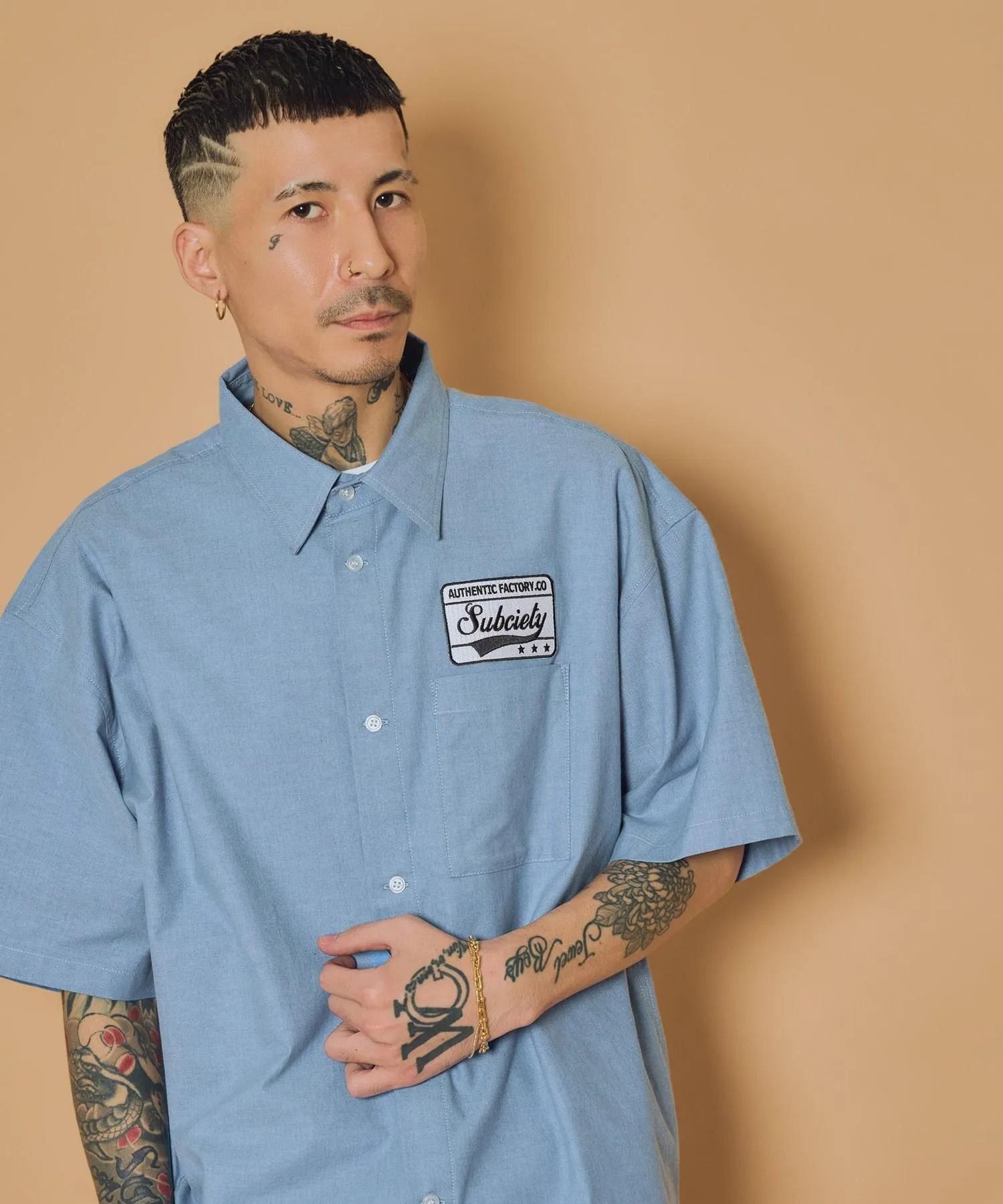 Square tail patch shirt