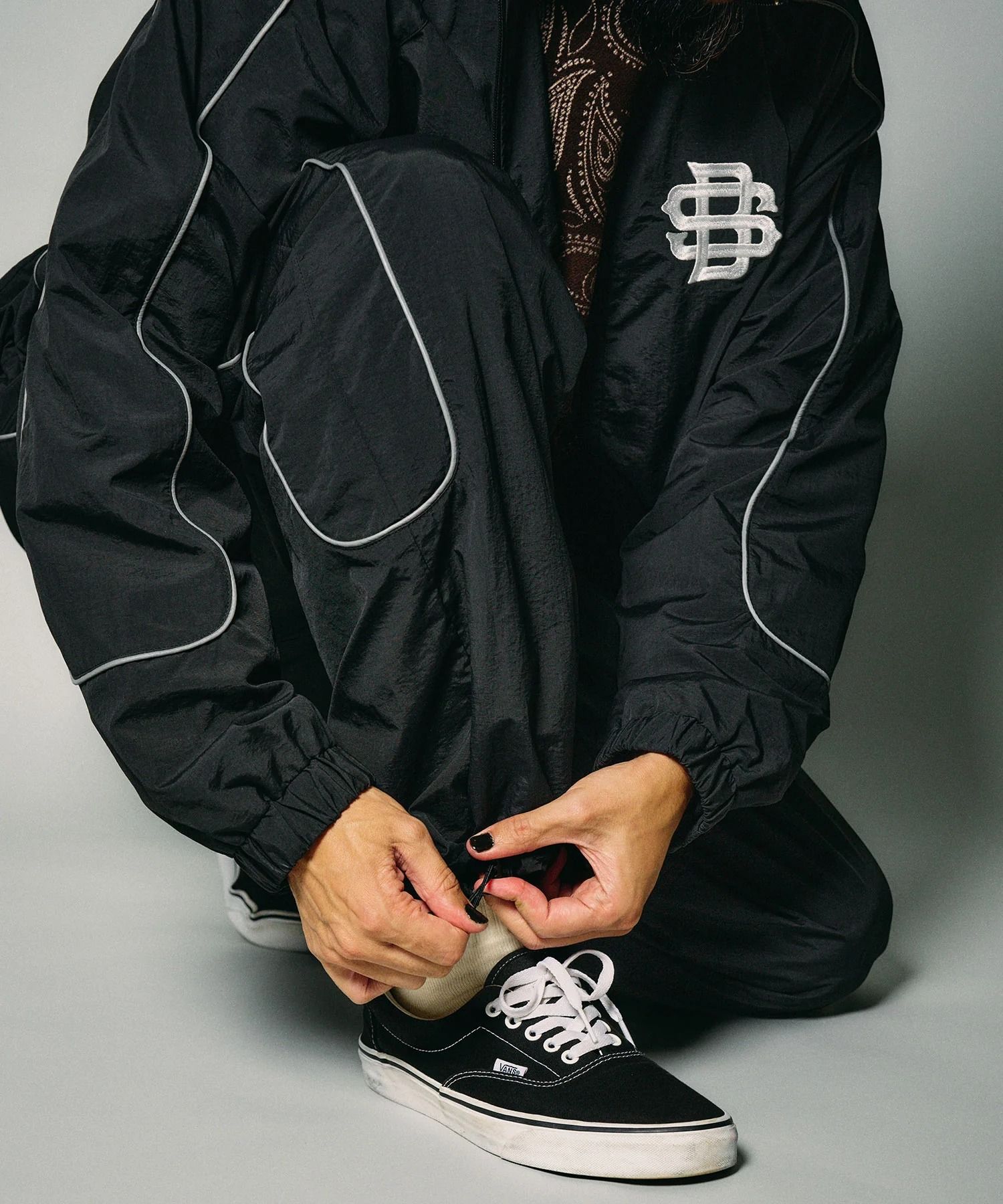 Reflective piping nylon pants