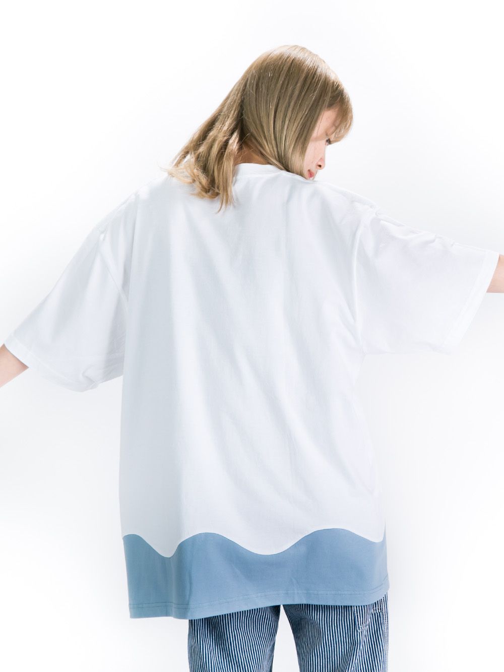 Gentle waves C/C Bigshilhouette T-shirt