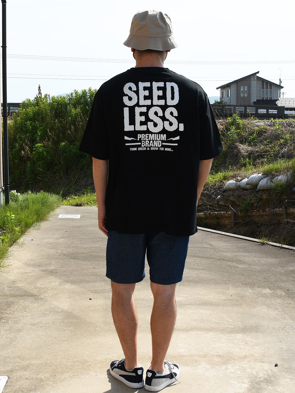 sd blur logo over size pocket tee