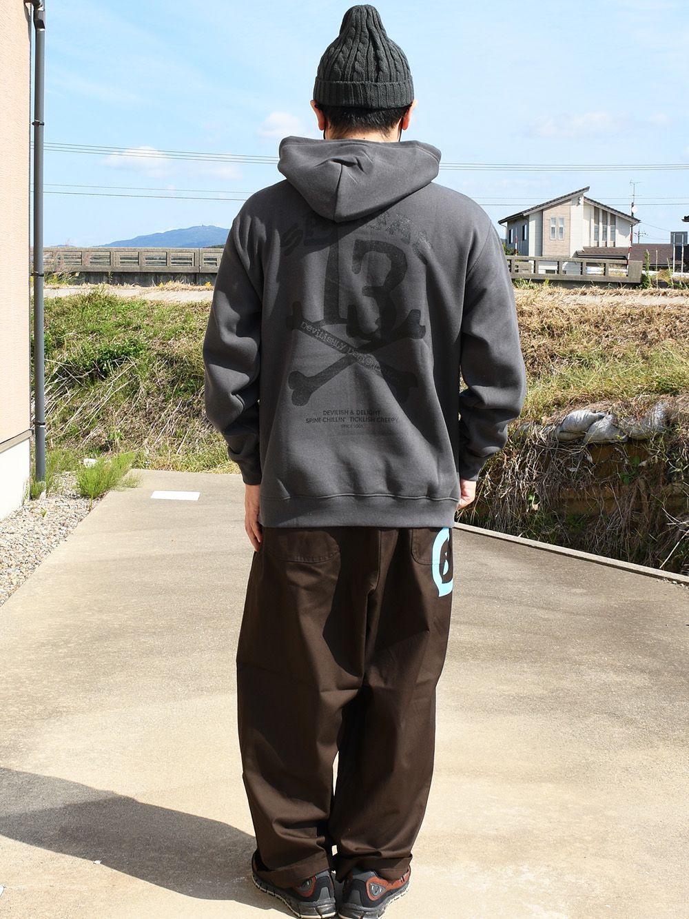 CONSPICUOUS TUCK-PANTS