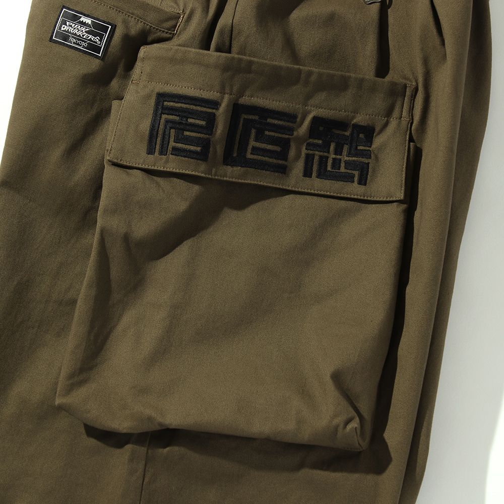 四角ロゴカーゴショーツ