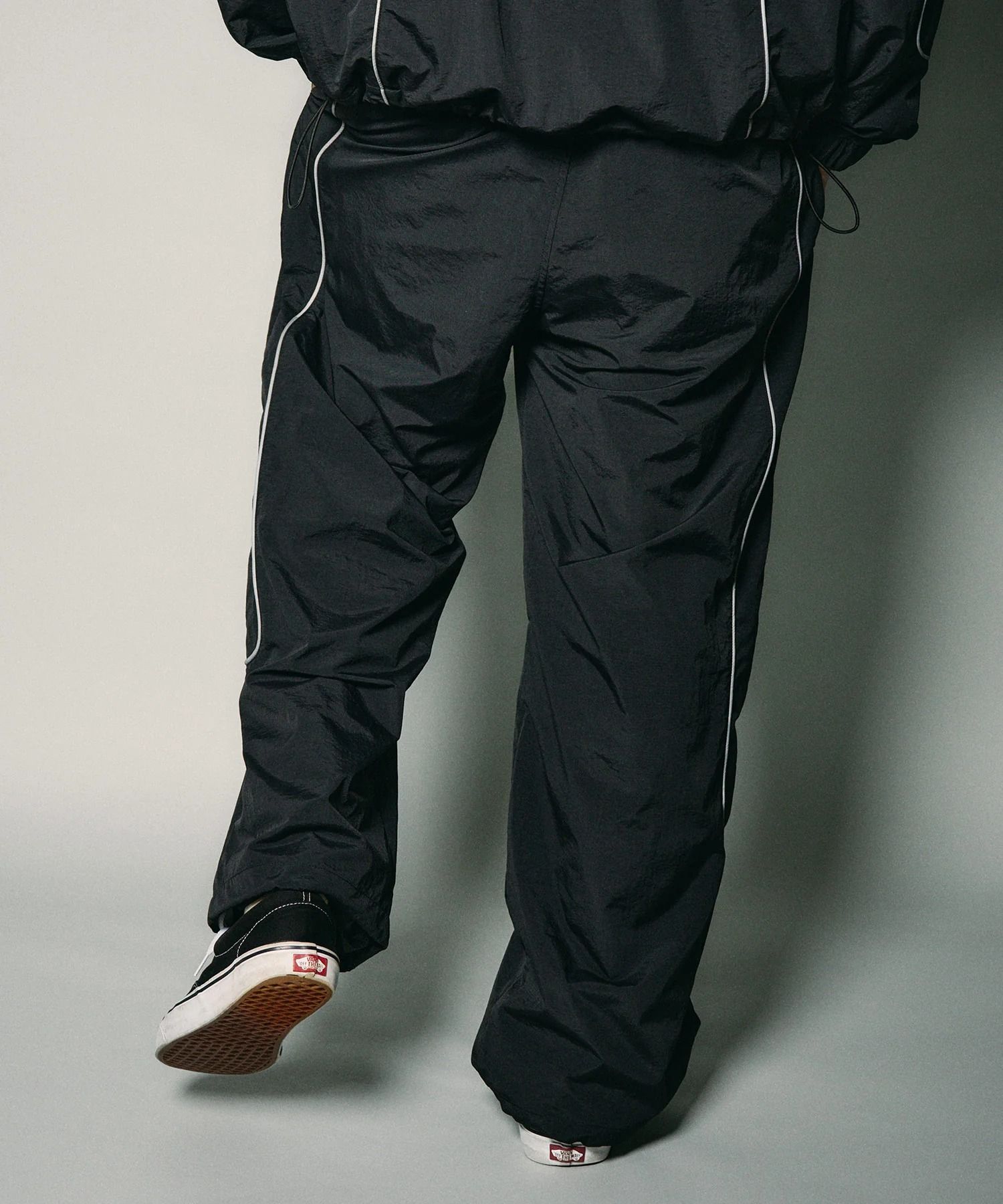 Reflective piping nylon pants